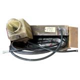 HYDRAULIC HOSES W/ HYDRAULIC RESERVOIR