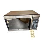 MAGIC CHEF ELECTRIC MICROWAVE W/ MANUAL