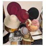 LARGE LOT OF VINTAGE HATS AND PURSES, INCLUDING HATS IN ASSORTED STYLES AND MATERIALS, 2 HAT BOXES, MESH PURSE WITH CHAIN HANDLE, HAND-BEADED SMALL PURSE, AND OTHER PURSES