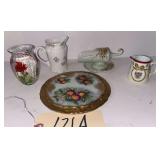 5 VINTAGE/ANTIQUE ITEMS: 2 SMALL PITCHERS/CREAMERS, HAND-PAINTED TRIVET, SMALL HANDLED PORCELAIN SCOOP WITH MATCHING UNDERPLATE, AND SMALL GLASS VASE HAND-PAINTED IN CALIFORNIA, 2001