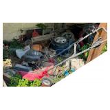 PUSH LAWN MOWER FOR PARTS OR REPAIR W/ ASSORTMENT LAWN MOWER PARTS