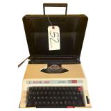 VINTAGE ROVER 5000 SUPER DELUXE TYPEWRITER