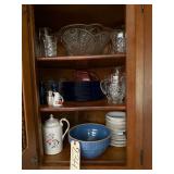 AMERICAN PRESCUT BOWL, AMERICAN PRESCUT CREAMER, AMERICAN PRESCUT JUICE GLASS, AMERICAN PRESCUT PITCHER, ASSORTED STEMWARE, TOOTHPICK HOLDER, COFFEE URN (AS-IS; CRACKED), CLEAR GLASS DIVIDED SERVING T