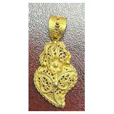 TRADITIONAL PORTUGUESE GOLD FILIGREE CORAÇÃO DE VIANA (HEART OF VIANA) STYLE PENDANT, UNMARKED 22K GOLD, TESTED BY REPUTABLE JEWELER. WEIGHS APPROX. 2.00 GRAMS