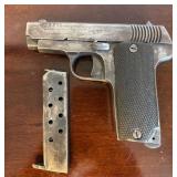 VINTAGE BEISTEGUI HERMANOS MODEL 1914 .32-CALIBER (7.65MM) AUTOMATIC PISTOL, MADE IN SPAIN, WWI ERA, SERIAL NO. 20178, WITH MAGAZINE