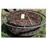 ROUND METAL FIRE PIT W/ MESH SPARK SCREEN AND CIRCULAR OUTER GUARD RING
