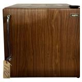SANYO COMPACT REFRIGERATOR