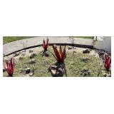 4 RED METAL AGAVE-STYLE GARDEN SCULPTURES, 4 SOLAR SPRAY-STYLE GARDEN LIGHTS