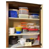 GLASS AND PLASTIC FOOD CONTAINERS W/ LIDS, 3 PET BOWLS, COFFEE MUGS, DRINKING GLASSES, ETC.