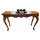 WOODEN SIDE TABLE W/ CABRIOLE LEGS - APPROX. 29” TALL X 48” WIDE X 16” LONG; DECORATIVE CONSOLE PLATTER W/ 3 MATCHING SPHERES