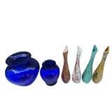2 BULBOUS COBALT BLUE VASES, 4 ART GLASS BUD VASES