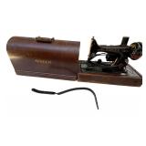 ANTIQUE SINGER SEWING MACHINE - S.N. AD672652