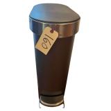 SIMPLEHUMAN EASY OPEN TRASH RECEPTACLE W/ OVER 80 BAGS