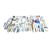WOODEN ROLLING PIN, WOODEN SERVING UTENSILS, SLICER, KITCHEN KNIVES, OTHER CUTLERY, MEASURING CUPS, CAKE/PIE SERVERS, TONGS, ETC. TO INCLUDE FARBERWARE, ONEIDA, AND OTHERS