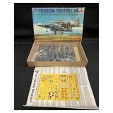 Open Box ESCI NOrthrop F5A Freedom Fighter