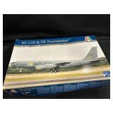 Open Box Italeri Boeing KC135 R/FR Stratotanker