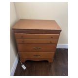 Traditional Chest of Drawers
