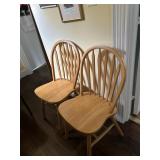 2 Traditional Dining Chairs