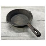 VINTAGE CAST IRON SKILLET