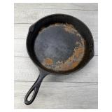 VINTAGE CAST IRON SKILLET