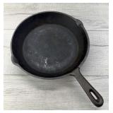 VINTAGE CAST IRON SKILLET