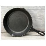 LODGE 8' CLASSIC CAST IRON SKILLET