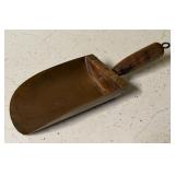 VINTAGE PRIMITIVE GRAIN SCOOP