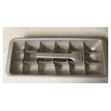 VINTAGE GENERAL ELECTRIC ALUMINUM MINI CUBE MAKER