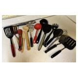 KITCHEN UTENSILS CUISIPRO PAMPERED CHEF CALPHALON