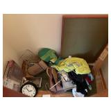 CLOSET CONTENTS DOOR SCREEN CLOCK