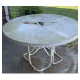 PATIO DINING TABLE ROUND 4' GLASS TOP BROKEN