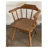 EARLY AMERICAN PUB STYLE DINING ARM CHAIR
