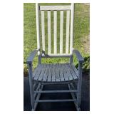 WOOD ROCKING CHAIR