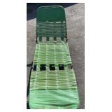 VINTAGE GREEN VINYL TUBE FOLDING LOUNGE CHAIR