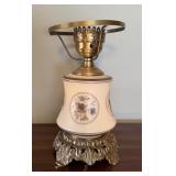 VINTAGE QUOIZEL ABIGAIL ADAMS HURRICANE LAMP