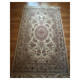 VINTAGE AREA RUG W FLORAL PATTERN & CENTER MEDALLN