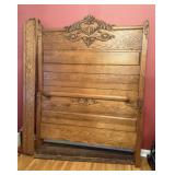 VINTAGE FRENCH PROVINCIAL OAK BED W SIDE RAILS