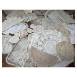 VINTAGE TABLE LINENS LACE & CROCHETED DOILIES