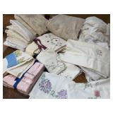 VINTAGE DRAPERIES CURTAINS BEDDING