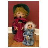 HAND CRAFTED FOLK ART CHRISTMAS CAROLERS 1 W MUSIC