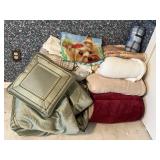 BLANKETS PILLOWS COMFORTER BEDDING