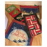 CHRISTMAS TABLE RUNNERS & WALL DECOR
