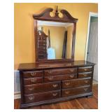 10 DRAWER DRESSER W MIRROR