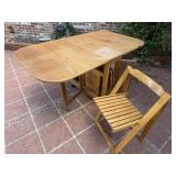 DROP LEAF DINING TABLE W 4 HIDEAWAY FOLDING CHAIRS