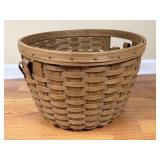 VINTAGE LONGABERGER LARGE LANUDRY BASKET