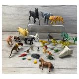 VINTAGE COLLECTIBLE TOY ANIMALS HORSES DINOSAUR