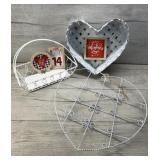 VALENTINE'S DAY DECOR METAL BASKETS HEARTS