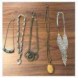 ASSORTED VINTAGE NECKLACES