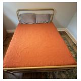 QUEEN BED W BEDDING