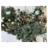 CHRISTMAS GARLANDS & ORNAMENTS